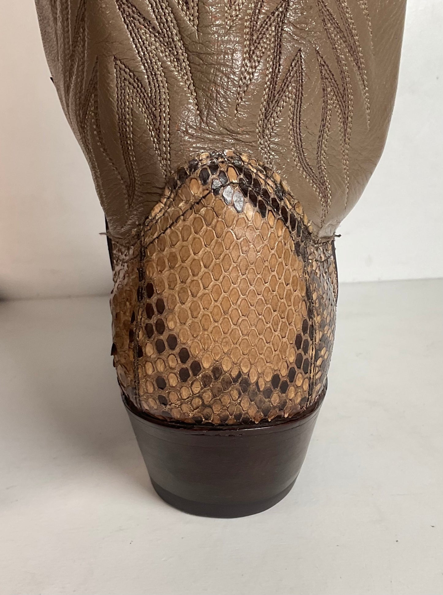 Dan Post Front Cut Python Cowboy Boots 9 D Snakeskin USA Made Recrafted