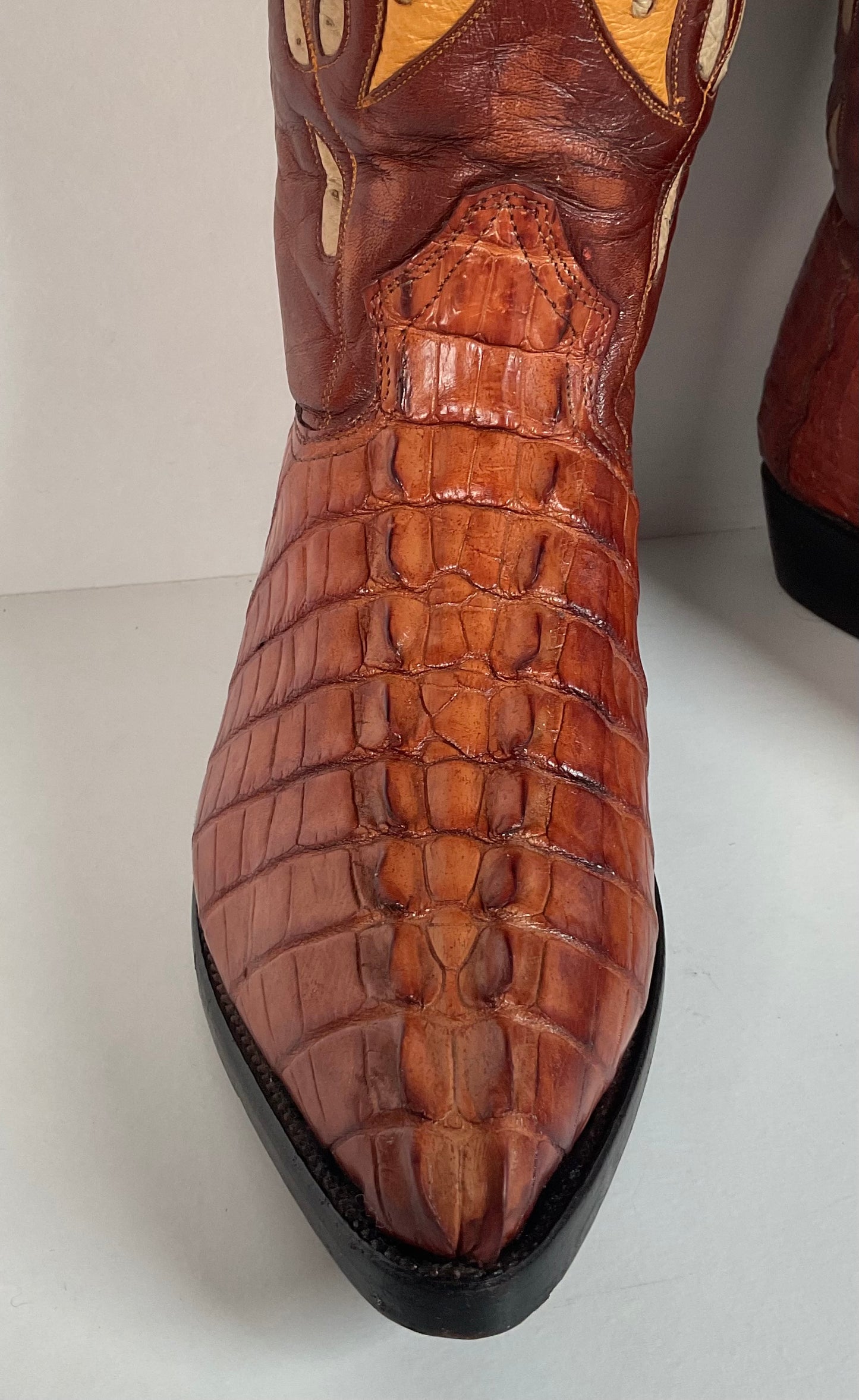 Cuadra Alligator Tail Cowgirl Boots | Butterfly Inlay | Men’s 7 | Women’s 8