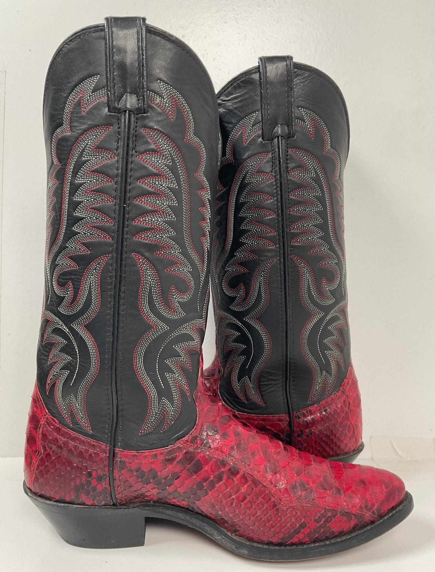 Vintage Laredo Ruby Red Python Snakeskin Cowboy Boots 8 D USA Made Back Cut