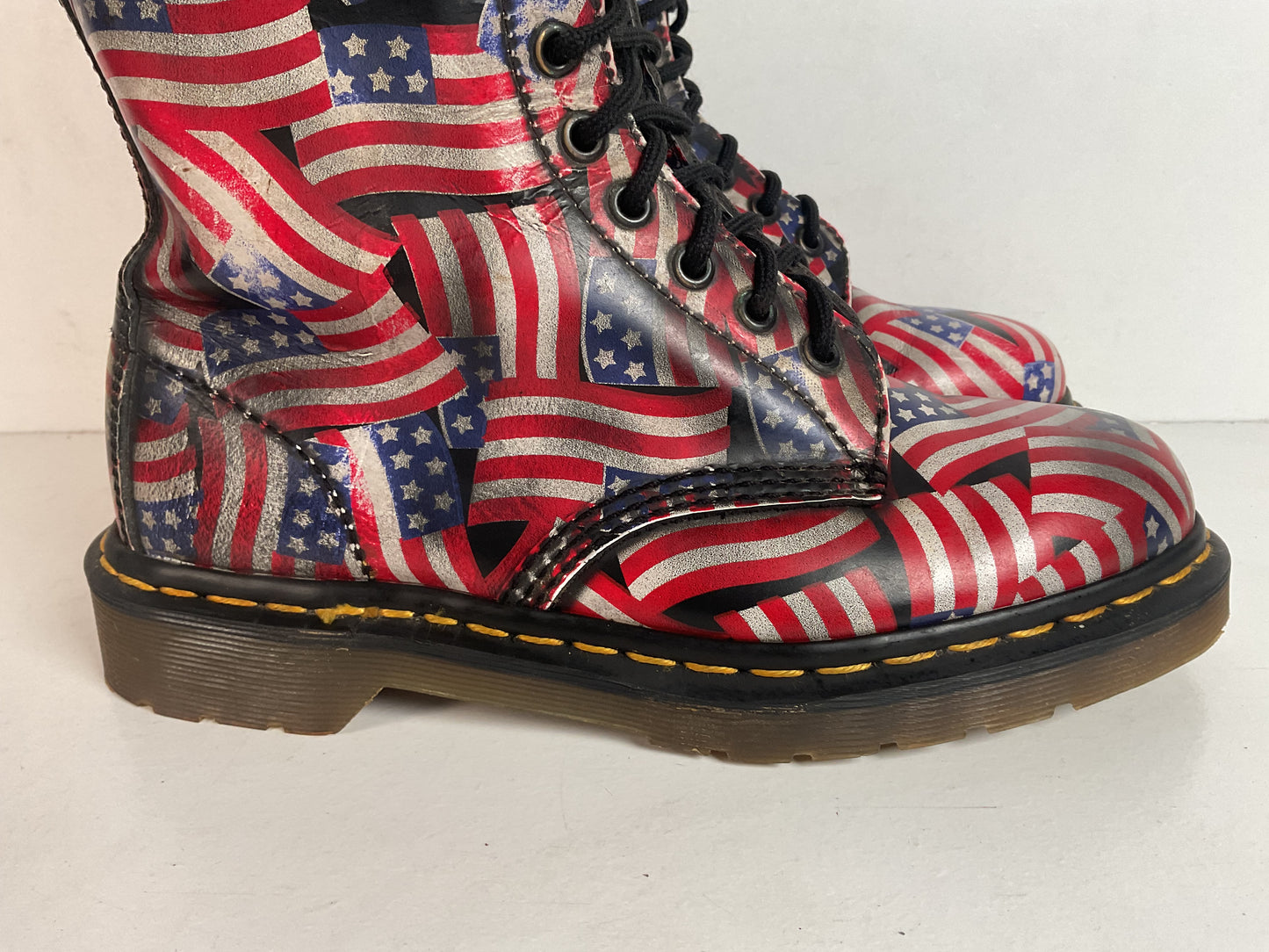 Vintage Dr. Marten 20-Eyelet American Flag Boots UK 6 | US Women’s 8