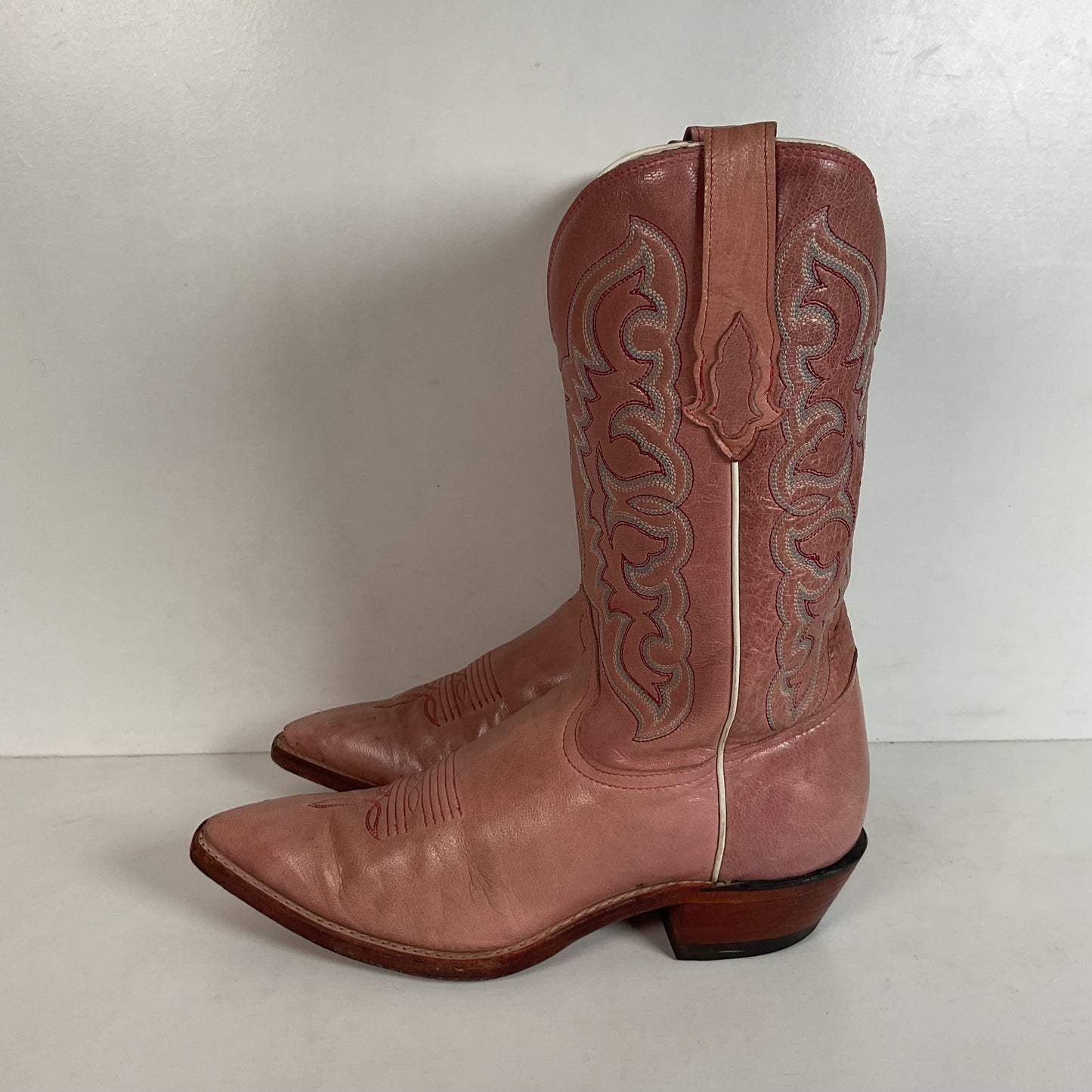 Tony Lama Dusty Pink Cowgirl Boots 7.5 B Distressed