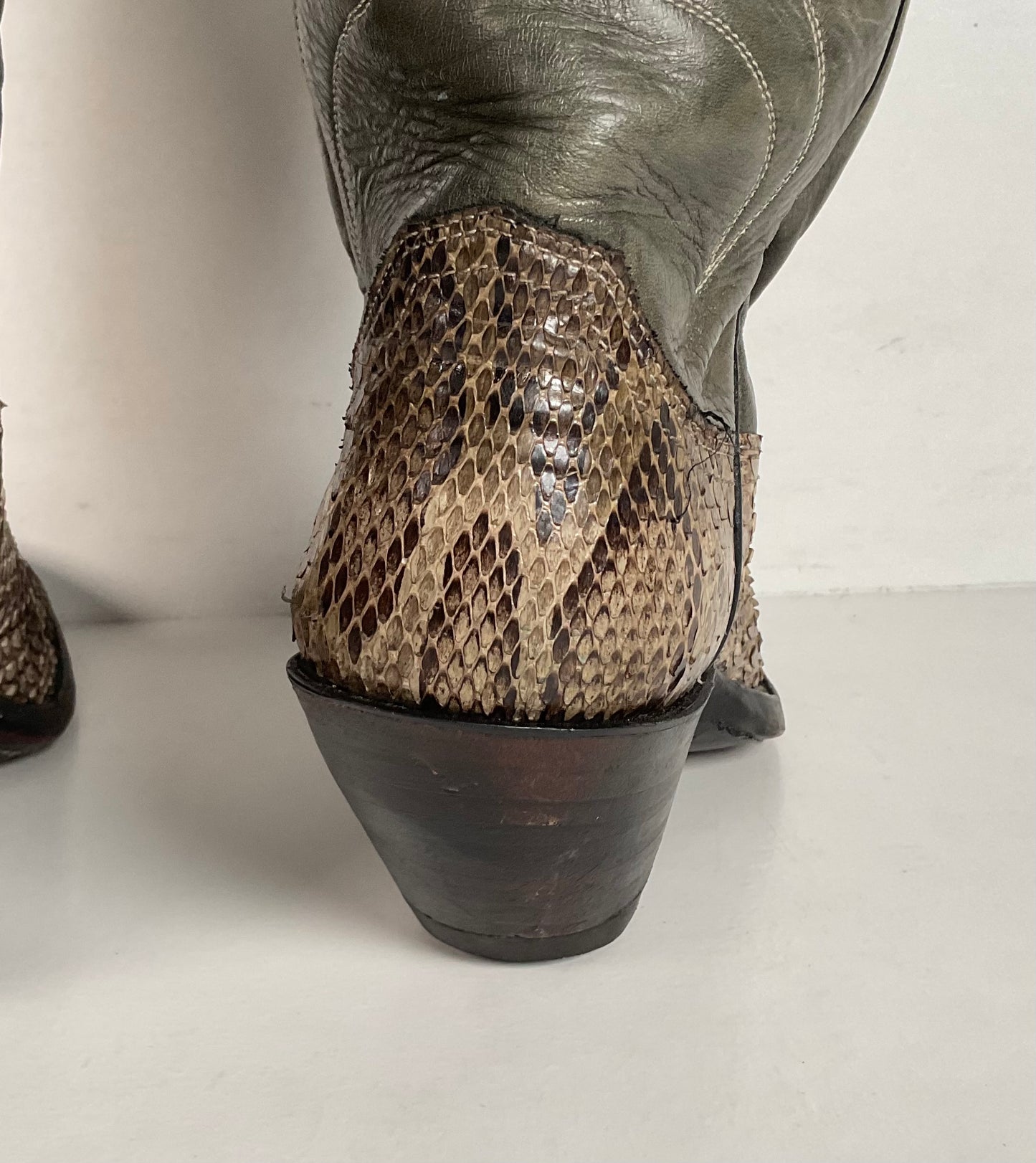 Vintage Justin Butterfly Cowgirl Boots | Snakeskin Inlay | USA Made | Women’s 5 B