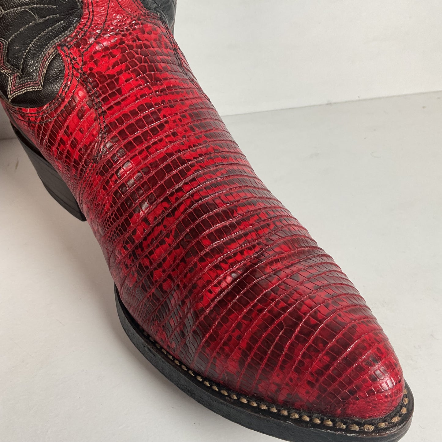 Vintage Dan Post Red Teju Lizard Cowboy Boots  9 D USA Natural Cut