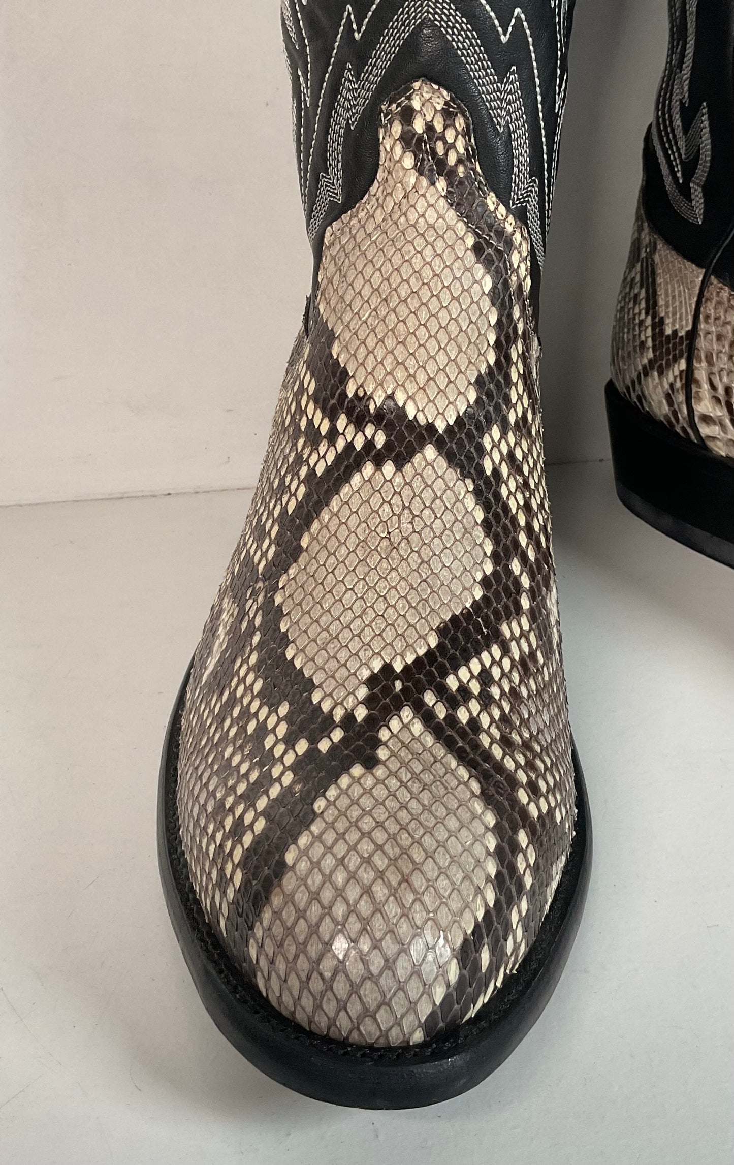 Tecovas “The Bryce” Python Cowboy Boots 12 D Belly Cut Snakeskin Original Box