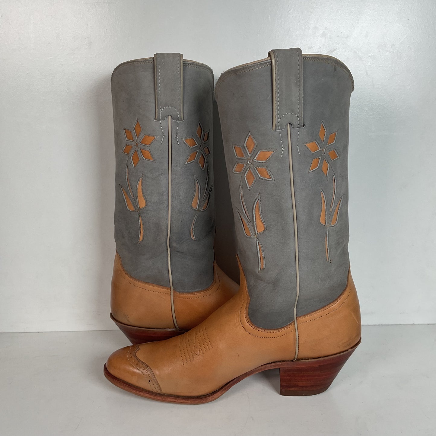 Vintage Justin Women’s Flower Cowgirl Boots 8 B Tooled Inlay USA Made