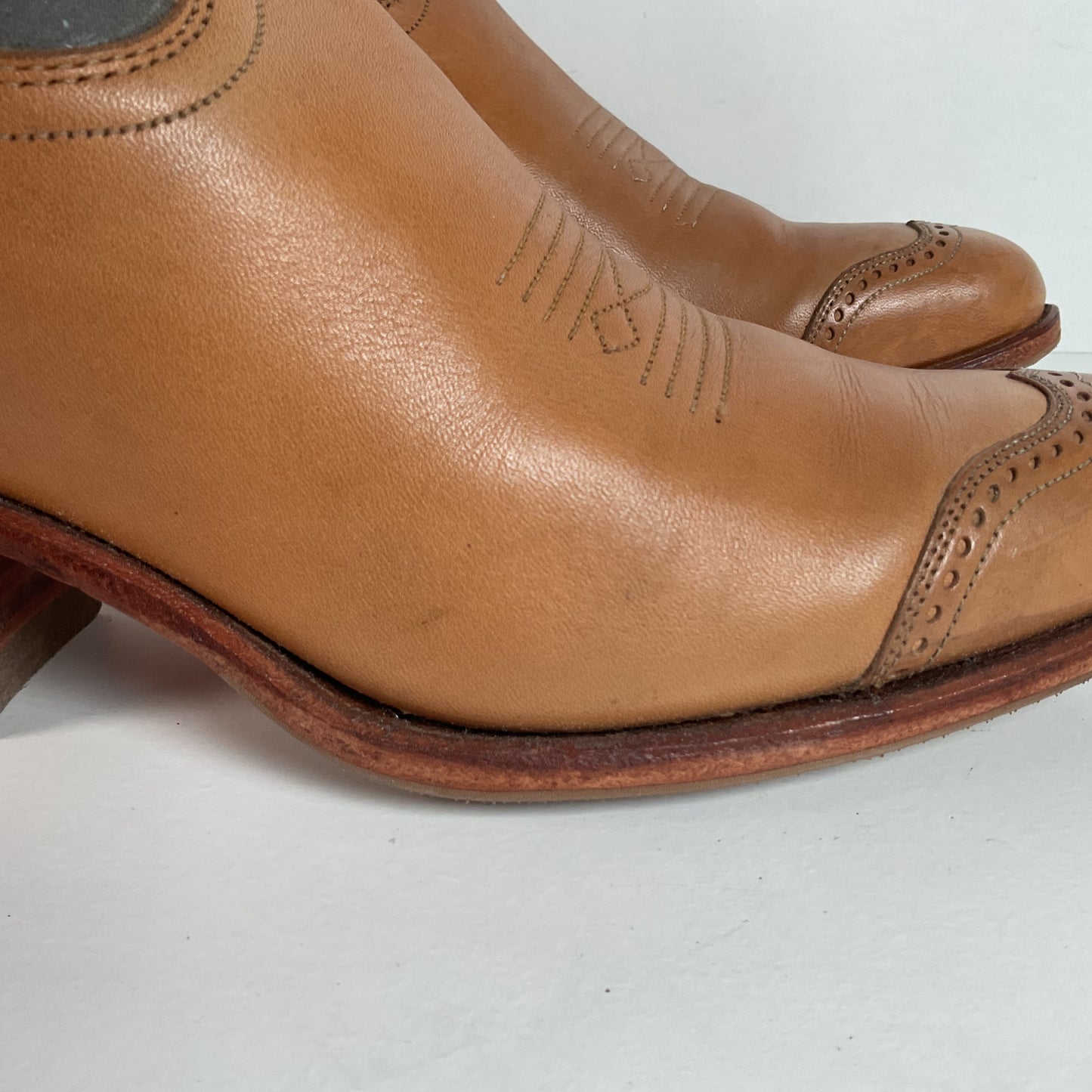Vintage Justin Women’s Flower Cowgirl Boots | Tooled Inlay | USA Made | 8 B