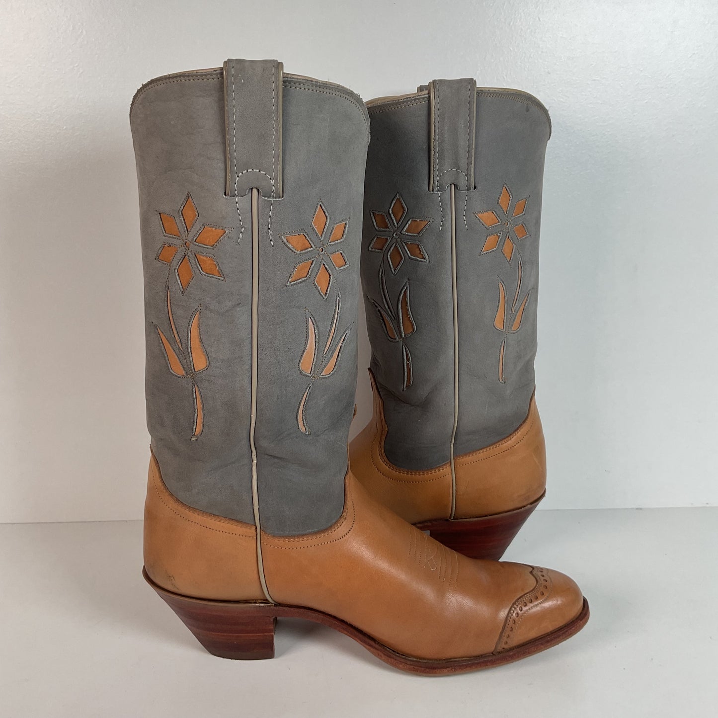Vintage Justin Women’s Flower Cowgirl Boots | Tooled Inlay | USA Made | 8 B