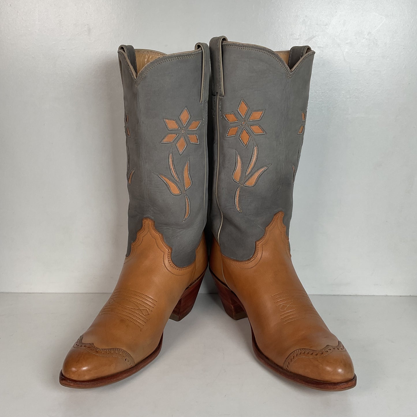 Vintage Justin Women’s Flower Cowgirl Boots 8 B Tooled Inlay USA Made