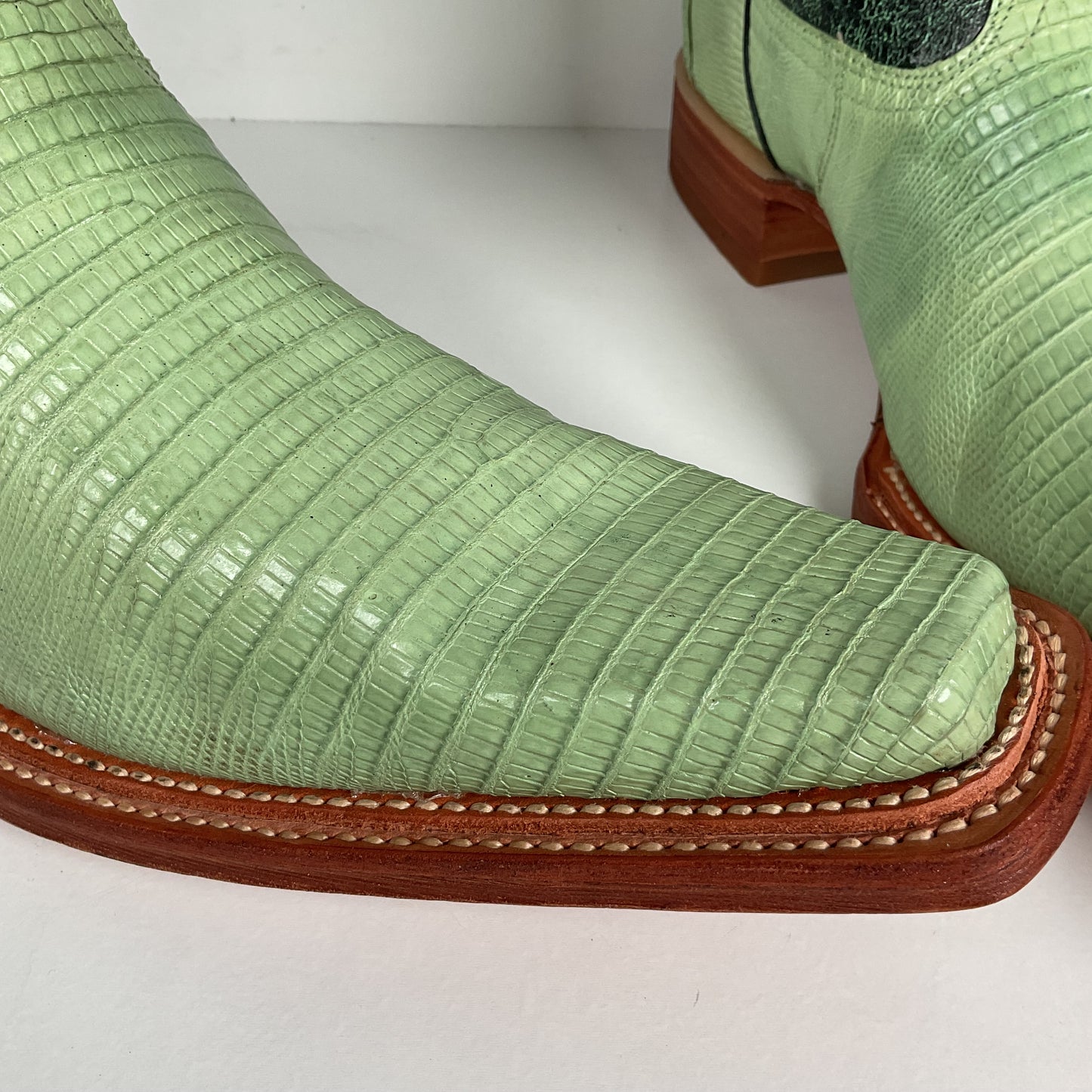 Los Altos Teju Lizard Cowboy Boots | Lime Green | Men’s 10.5 EE