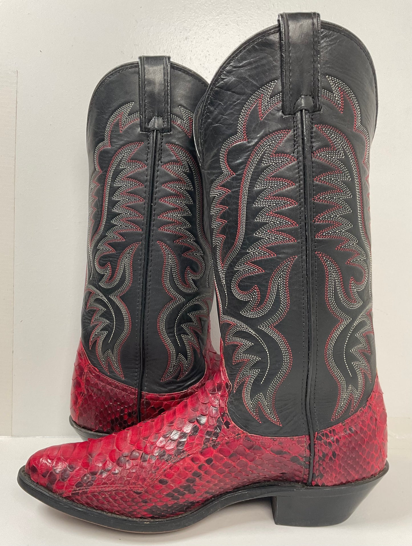 Vintage Laredo Ruby Red Python Snakeskin Cowboy Boots 8 D USA Made Back Cut