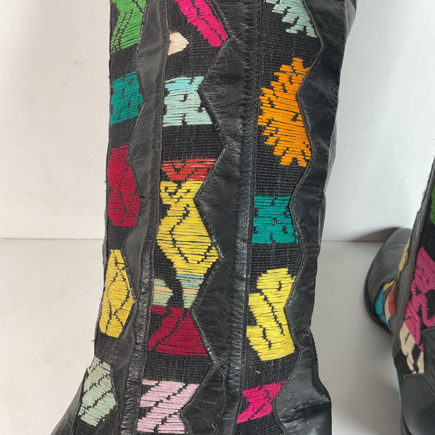 Tony Lama’s Hyer Cowgirl Boots 8 C Southwestern Aztec Woven Inlays