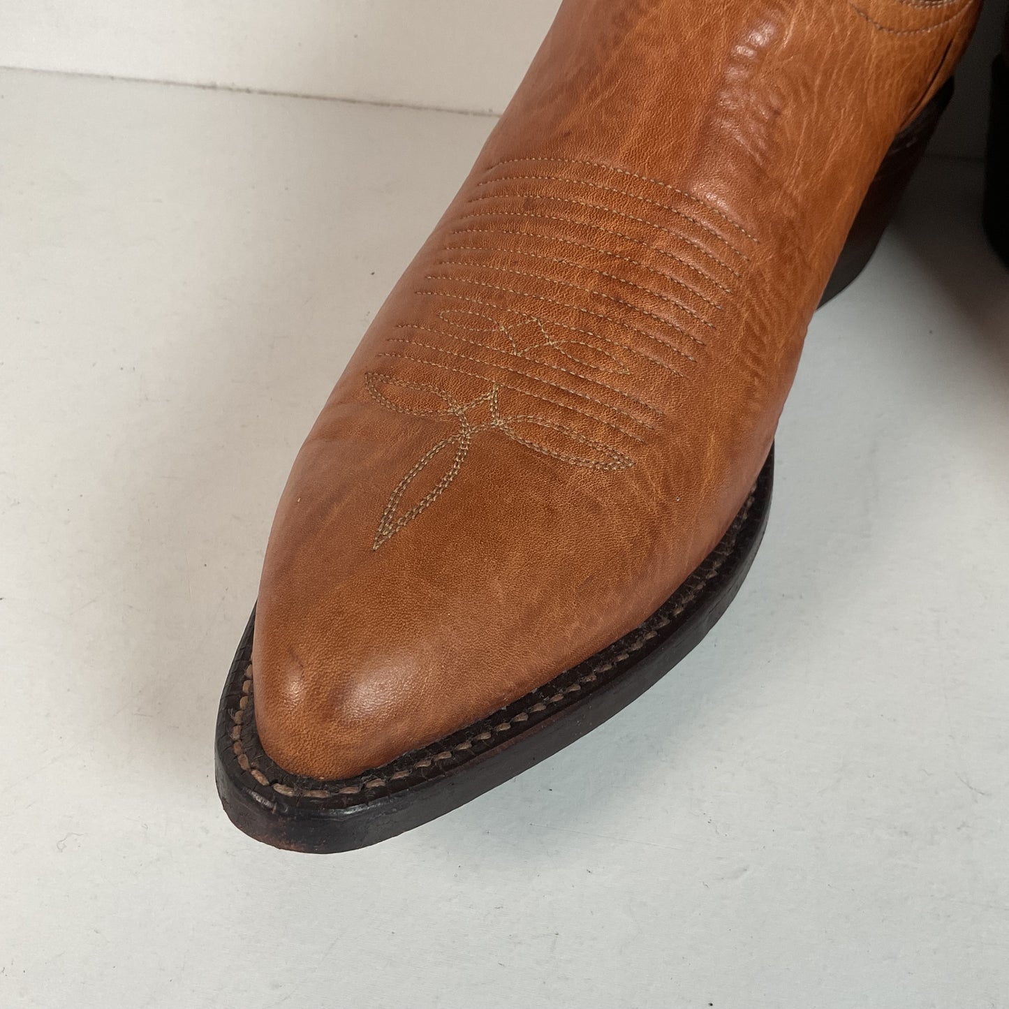 Vintage Tony Lama Gold Label Cowboy Boots — Pecan Bull Shoulder — Men’s 9 D