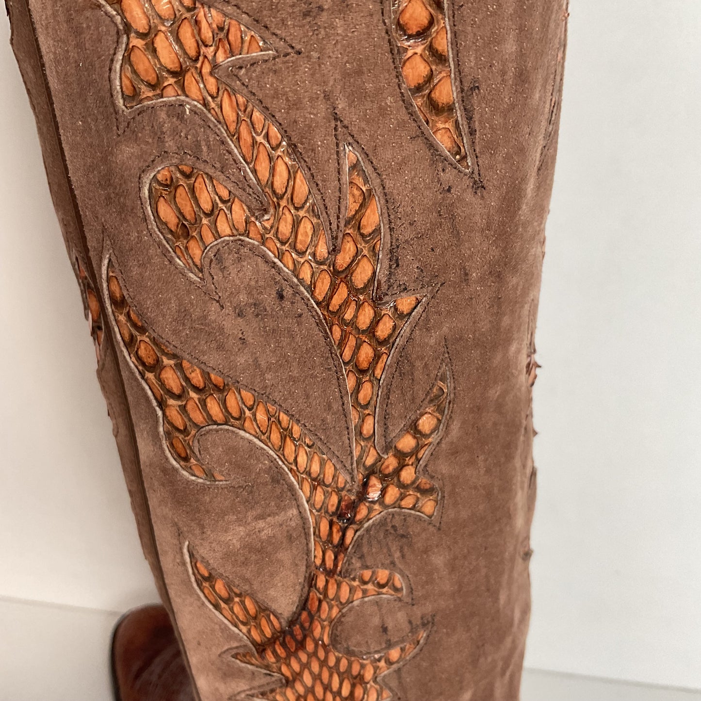 Vintage Larry Mahan Tall Cowgirl Boots 7 B Tooled Snakeskin Inlay