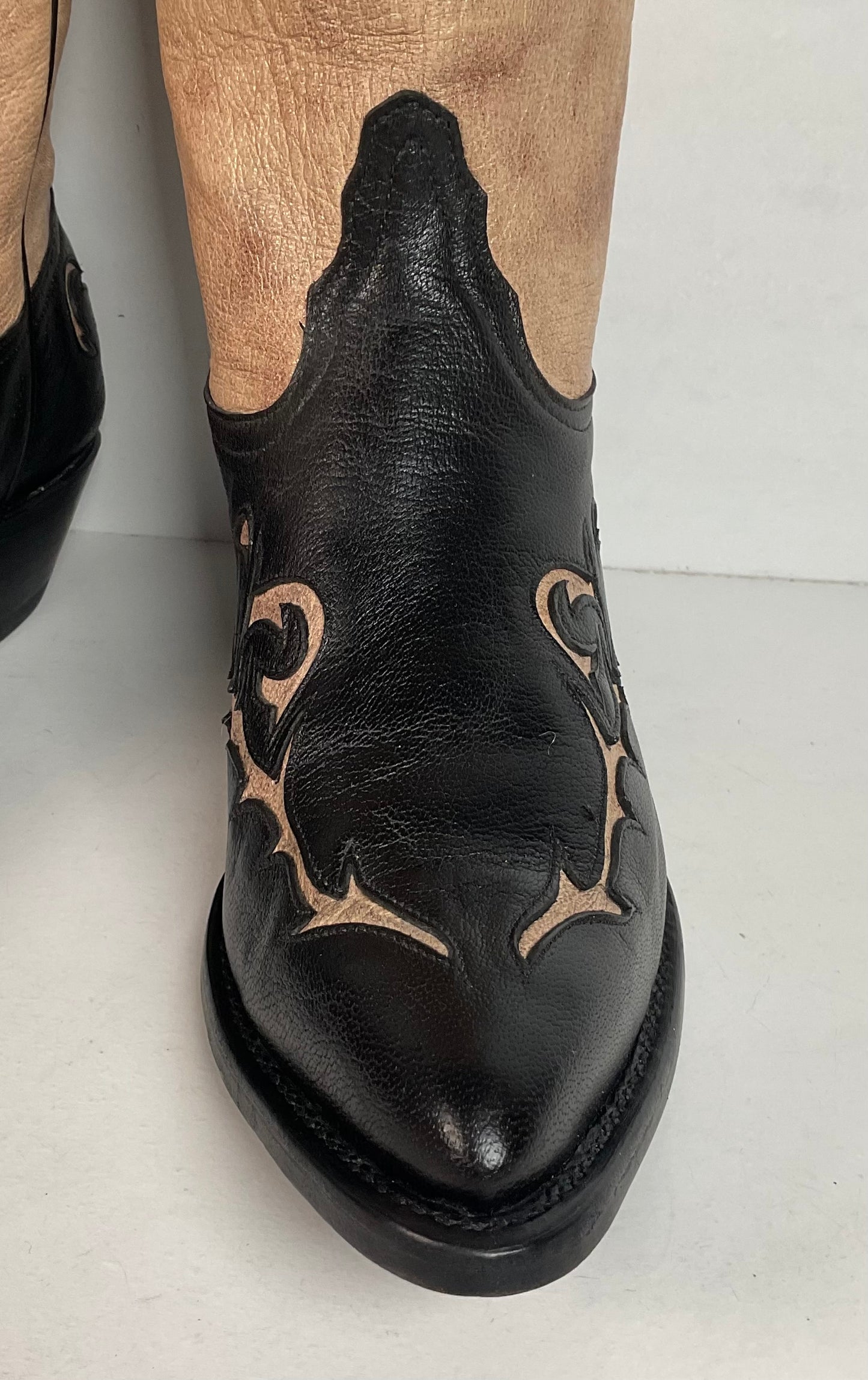 Tony Lama Cowgirl Boots — Tooled Inlay — USA Made — 8.5 M