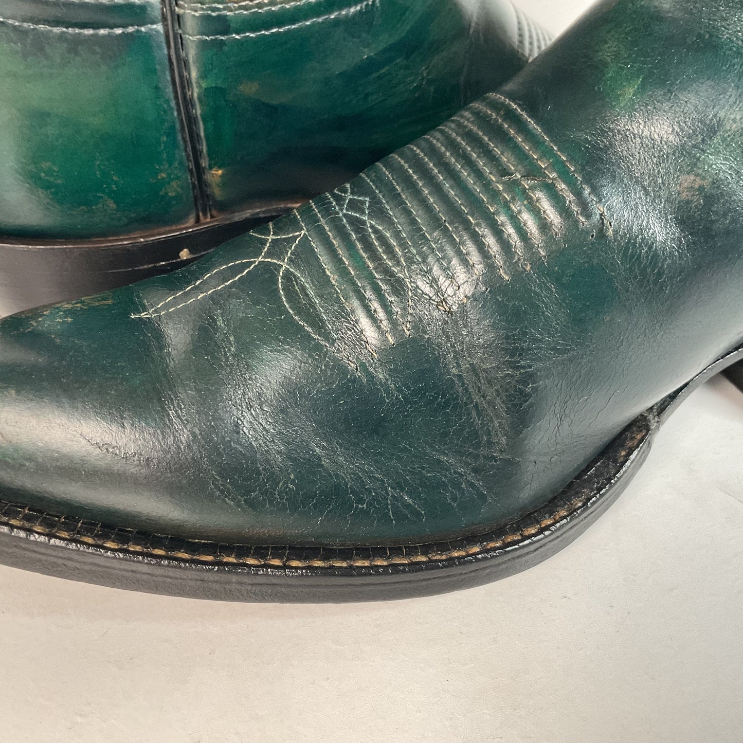 Vintage 1960s Tony Lama Emerald Green Cowboy Boots 10 E Distressed Gold Label