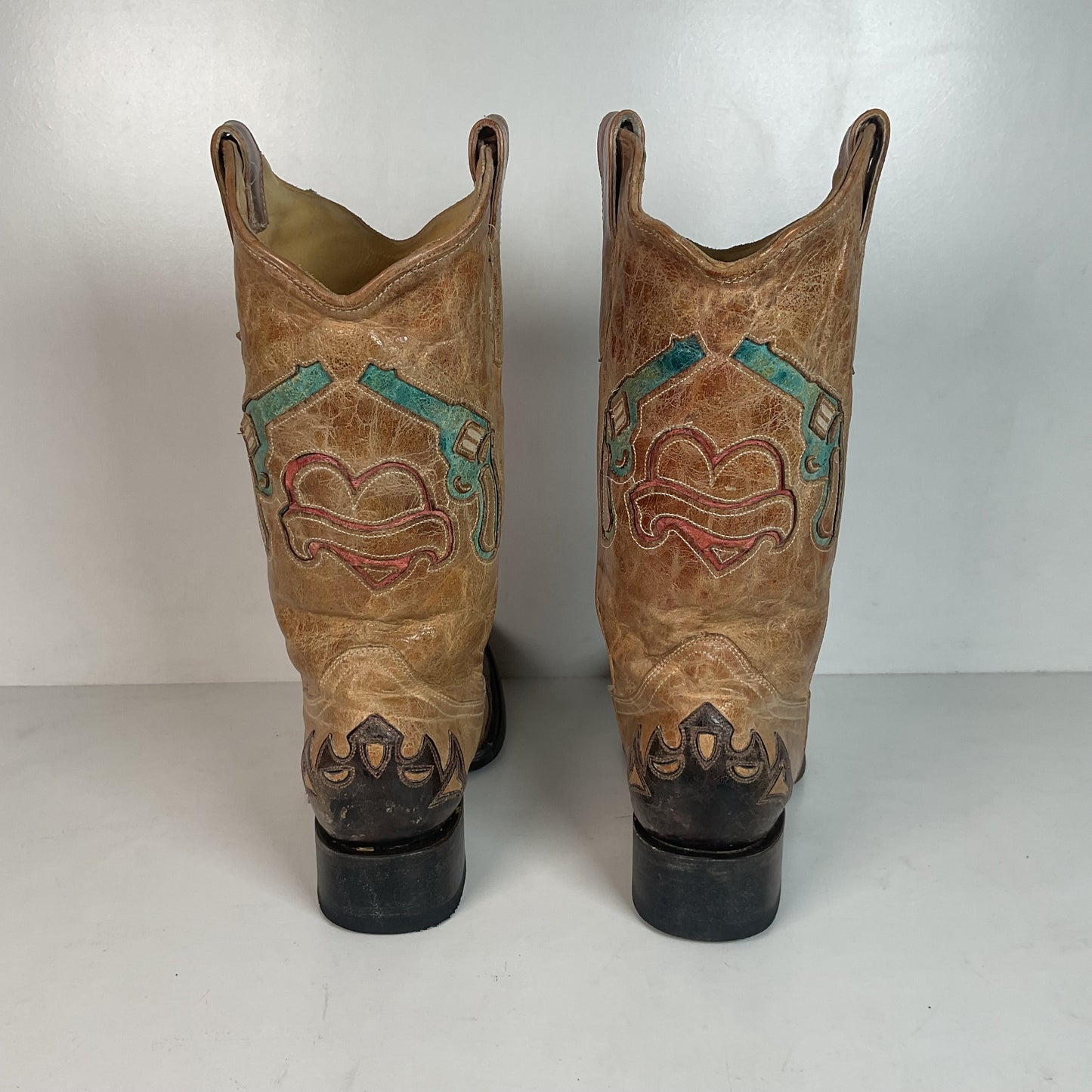 Corral Heart BreakerCowgirl Boots 11 M Wingtip Tooled Revolver Inlay