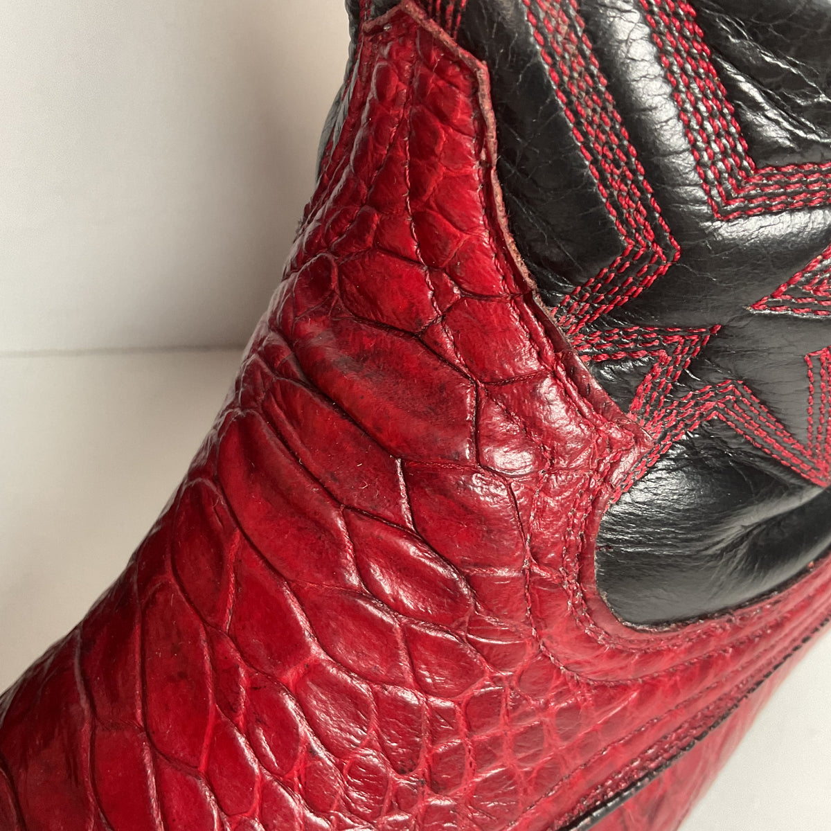 Vintage Cowtown Algonquin Toe Cowboy Boots | Pre-Ban Sea Turtle | Red | Men’s 8 D