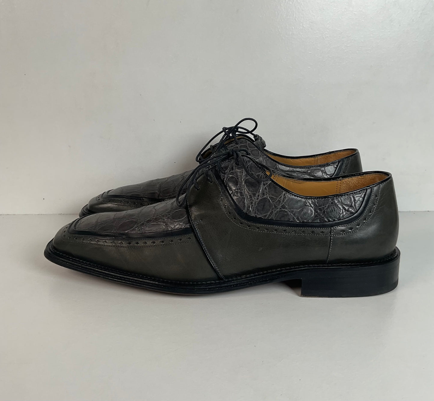 Mezlan Grey Crocodile Derby Shoes 10 M Exotic Bias Cut