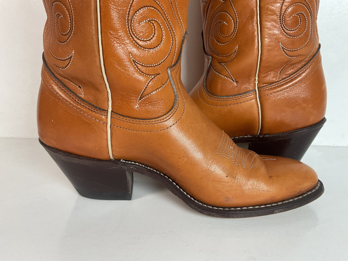 Vintage 1970s Acme Tooled Flower Inlay Cowgirl Boots 6.5 M USA Made