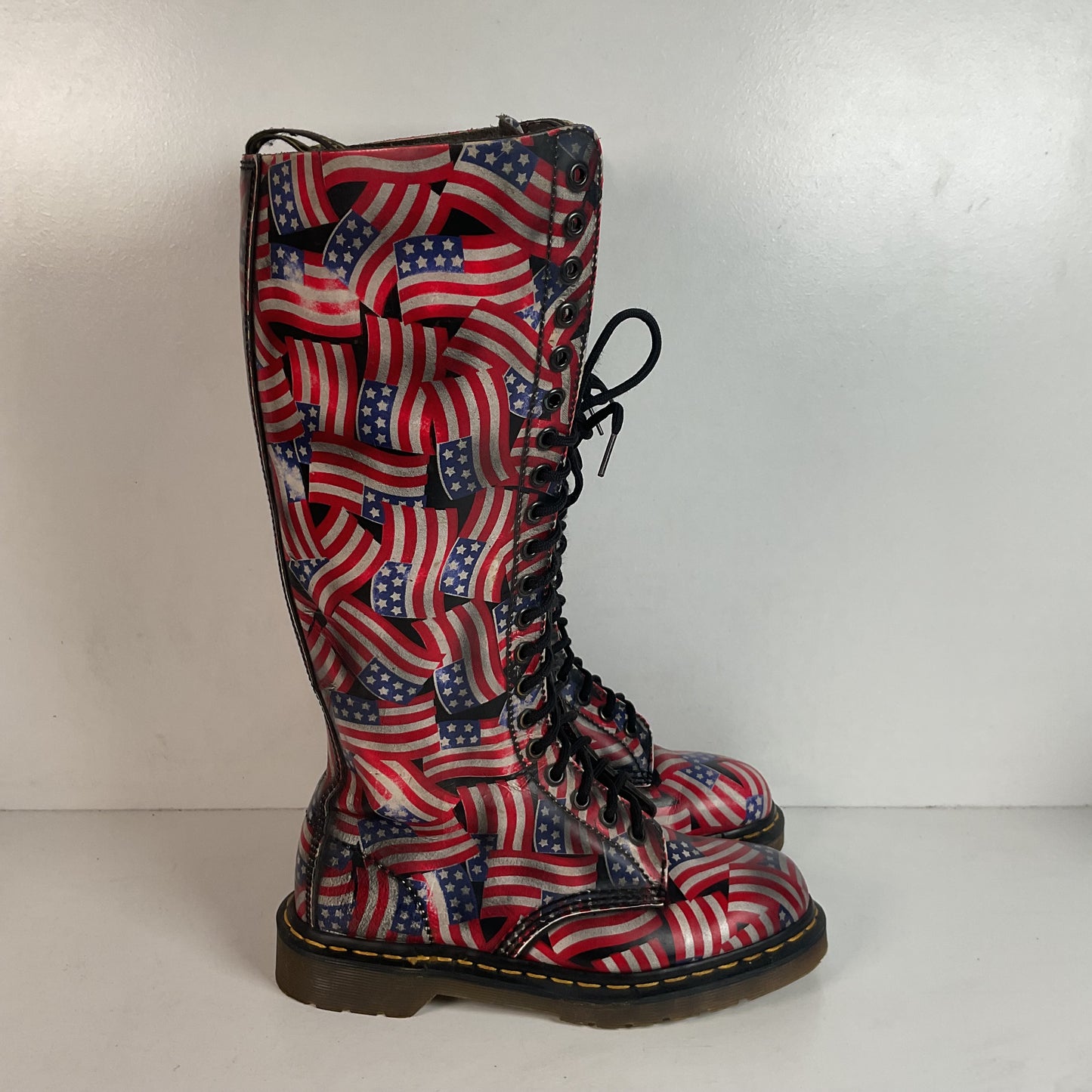 Vintage Dr. Marten 20-Eyelet American Flag Boots UK 6 | US Women’s 8