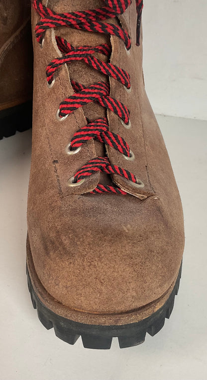 Vintage Vasque Mens Mountaineering Boots 8.5 A Hiking Rough Out Suede