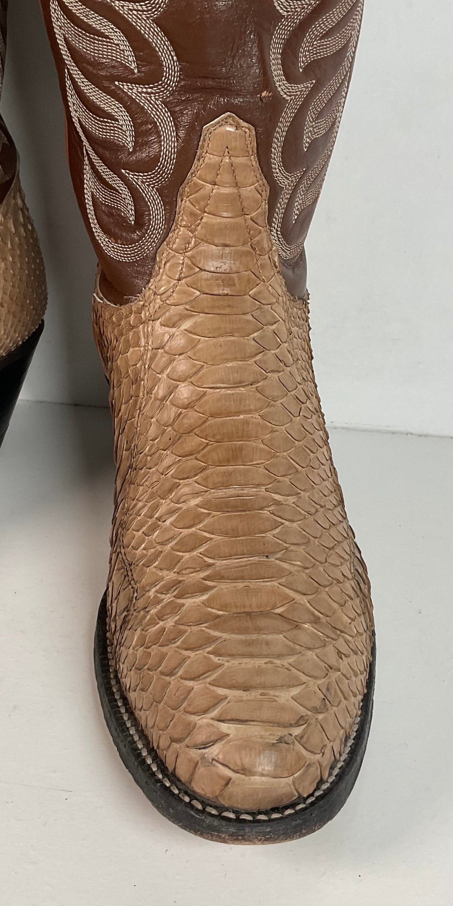 Tony Lama Snakeskin Cowboy Boots | Gold Label | Men’s 7.5 C | Women’s 8.5