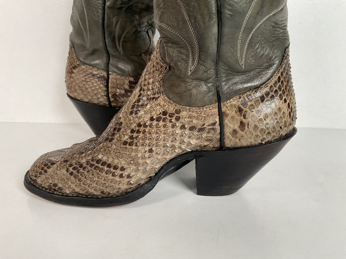 Vintage Justin Butterfly Cowgirl Boots | Snakeskin Inlay | USA Made | Women’s 5 B