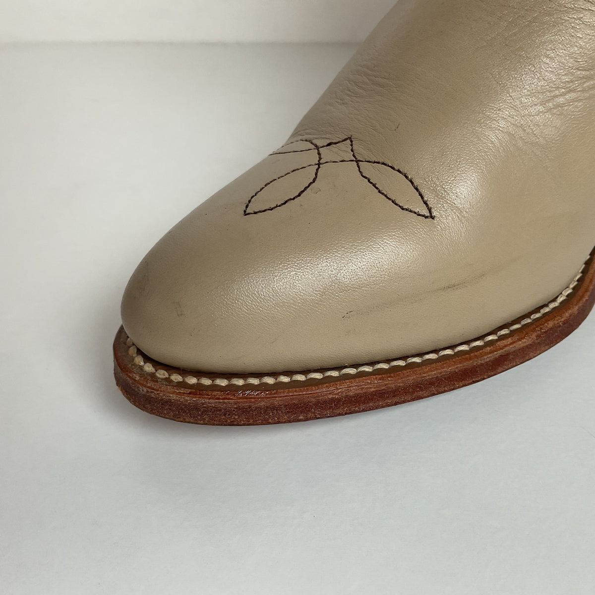 Vintage Frye Cowgirl Boots | Original Box | Alabaster | Women’s 8 B
