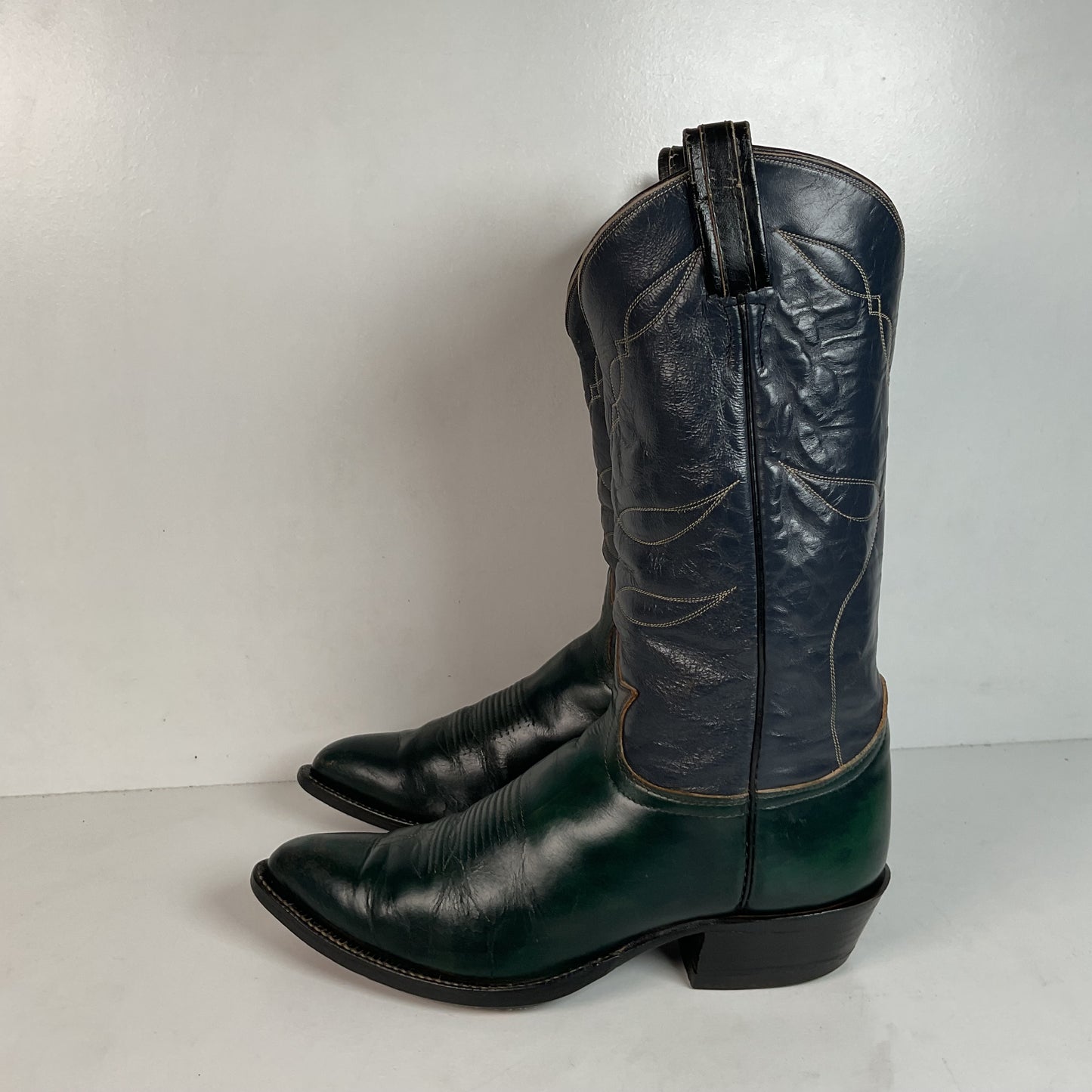Vintage 1960s Tony Lama Emerald Green Cowboy Boots 10 E Distressed Gold Label
