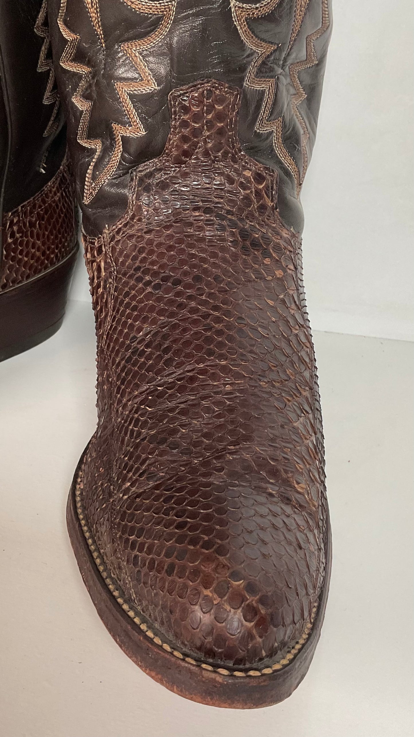 Vintage Dan Post Brown Front Cut Python Cowboy Boots 9.5 D Snakeskin USA Made