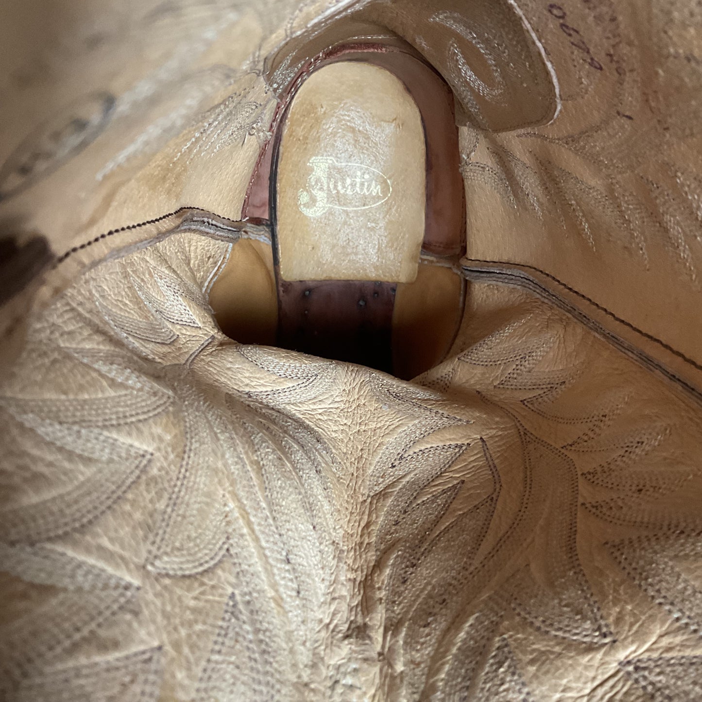 Vintage Justin Smooth Ostrich Cowboy Boots | USA Made | Butterscotch | 8 EE