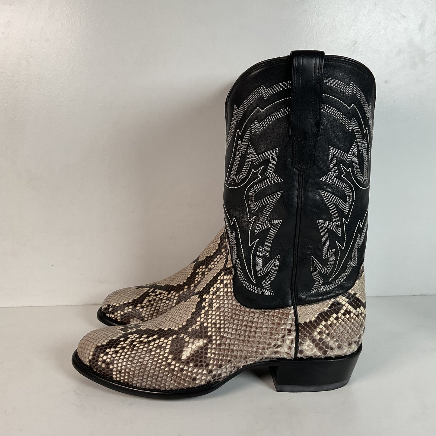 Tecovas “The Bryce” Python Cowboy Boots 12 D Belly Cut Snakeskin Original Box