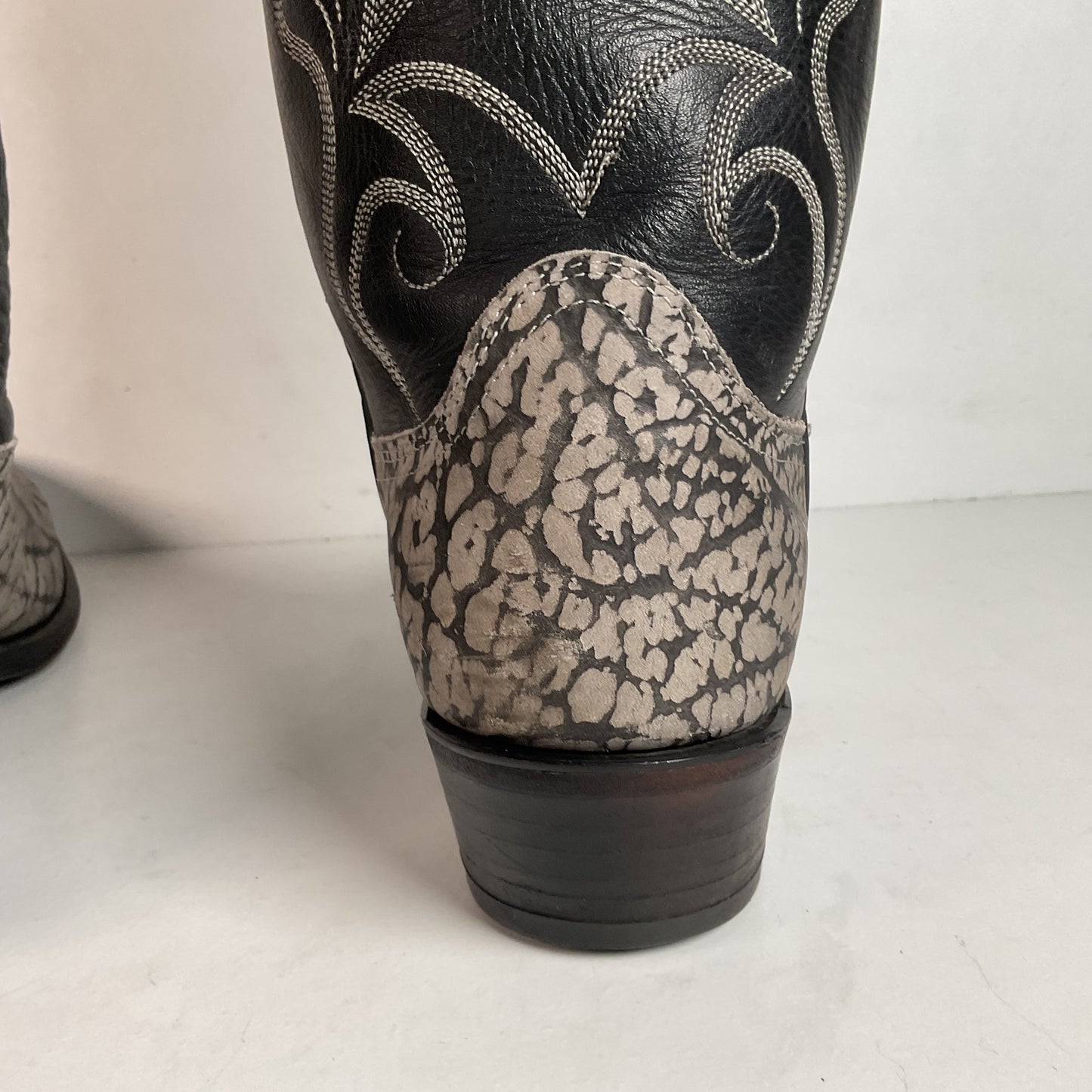 Vintage Dan Post Wildebeest Cowboy Boots 10 D USA Made Exotic