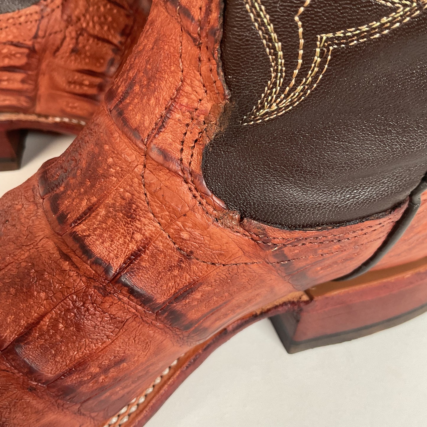 Fenoglio Large Scale Crocodile Cowboy Boots 8.5 E USA Made Exotic Factory Second
