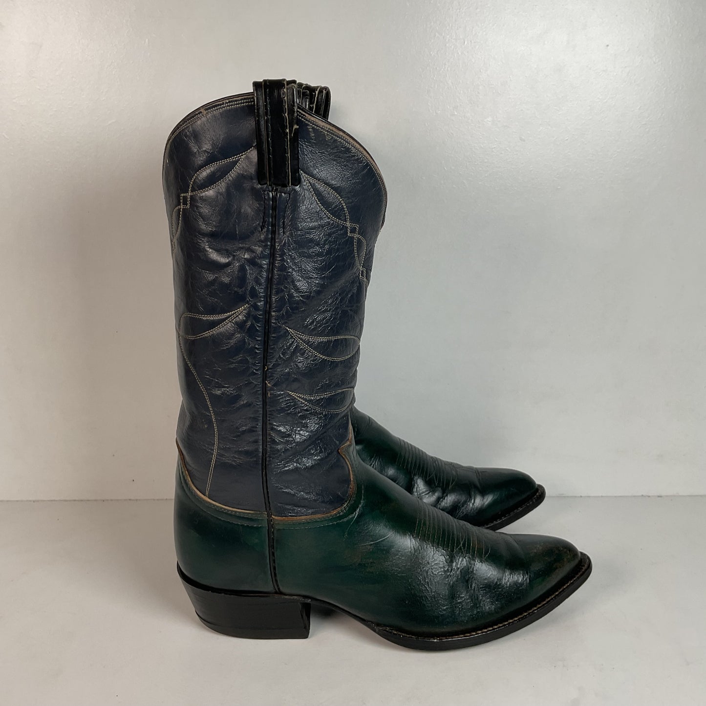 Vintage 1960s Tony Lama Emerald Green Cowboy Boots 10 E Distressed Gold Label