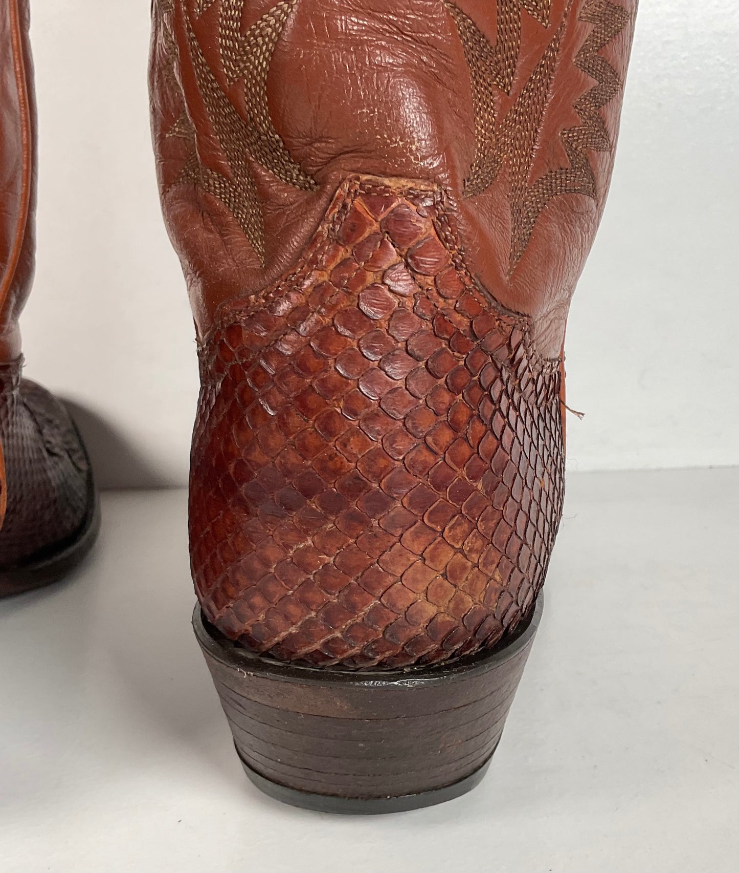 Tony Lama Anaconda Cowboy Boots | Exotic Snakeskin | Thrashed | Gold Label | 9.5