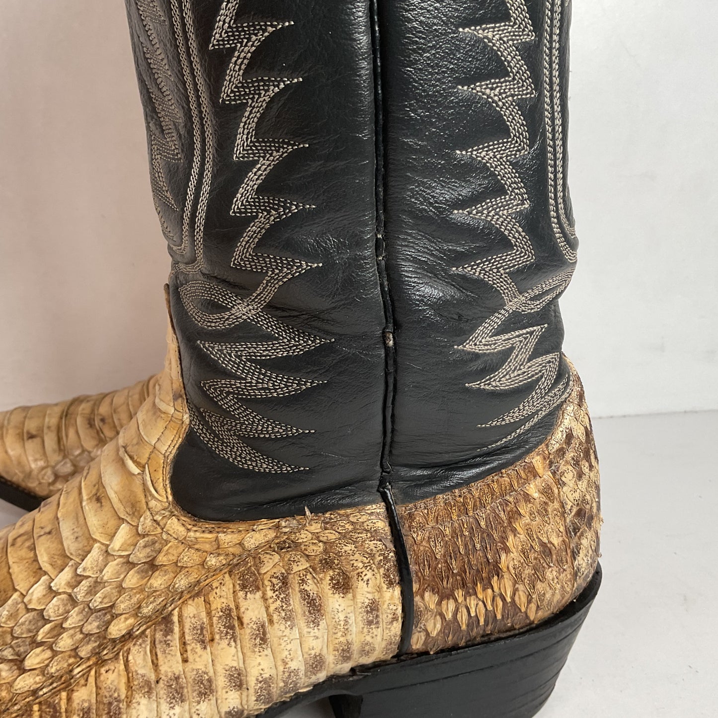 Cowtown Belly Cut Rattlesnake Cowboy Boots 10 D Snakeskin USA Made