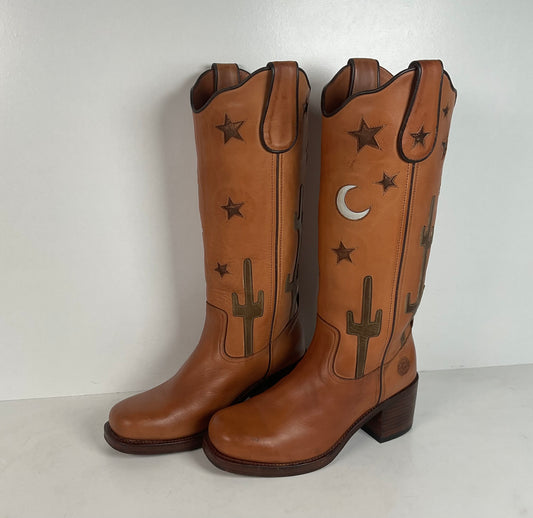 Ranch Road Hibiscus Desert Campus Boots | Tooled Inlays | Chunky | Women’s 9