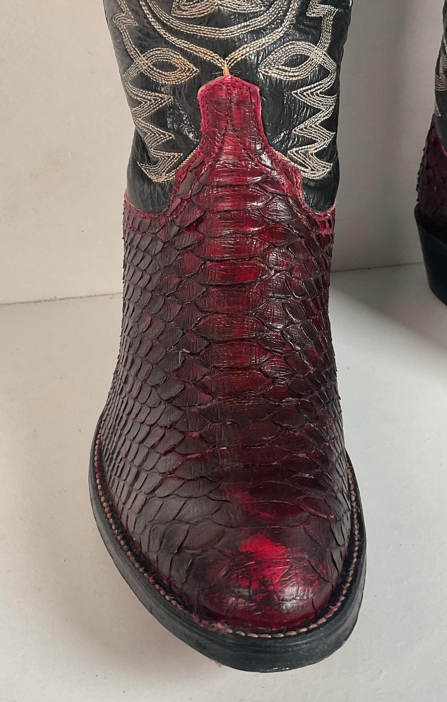 Python Snakeskin Cowboy Boots | Burgundy | Men’s 7 D | Women’s 8