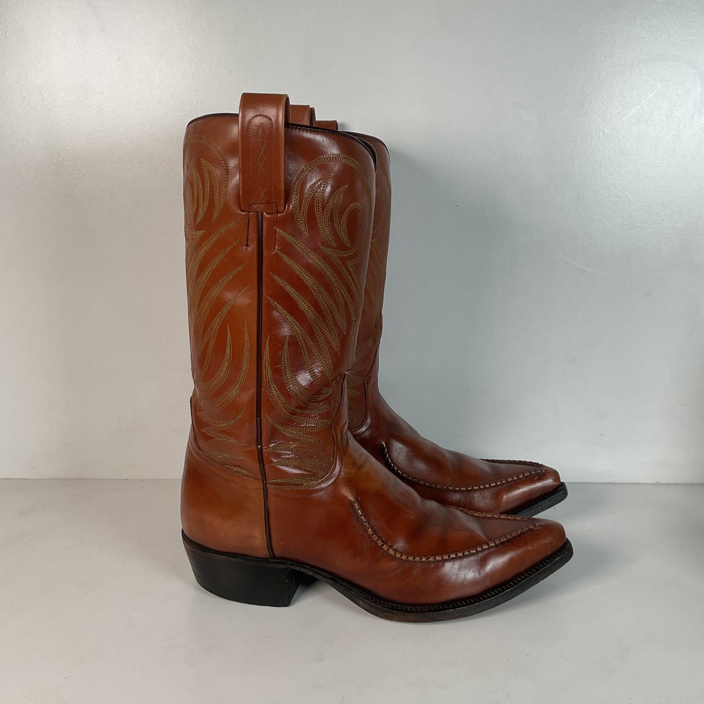 Vintage 1970s Dan Post Whip Stitch Cowboy Boots 9 D Stove Pipe