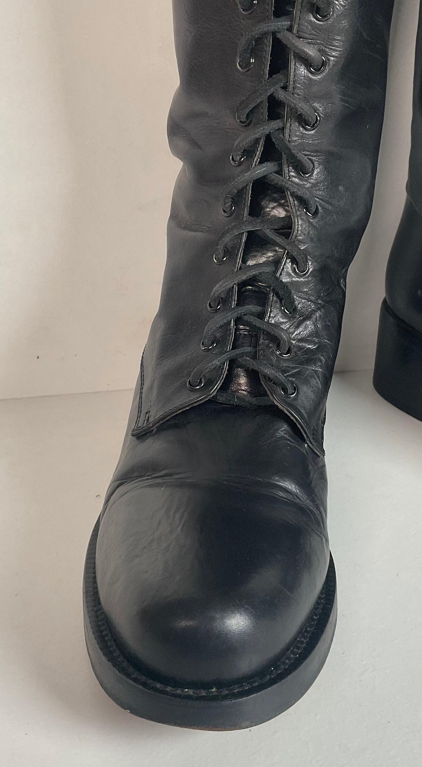 Vintage 1990s Women’s Guess Lace Up Go-Go Boots 7.5 Grunge Punk