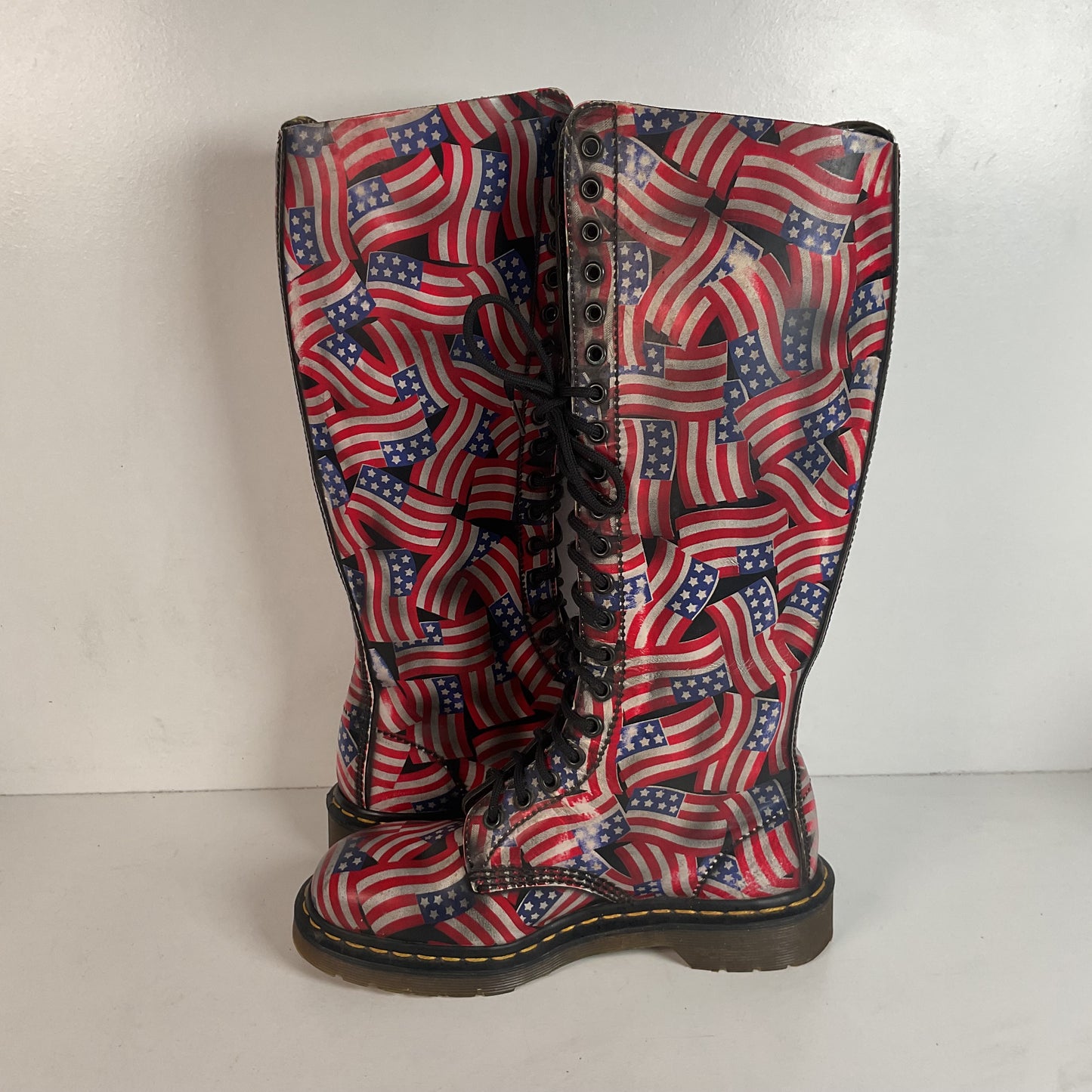 Vintage Dr. Marten 20-Eyelet American Flag Boots UK 6 | US Women’s 8