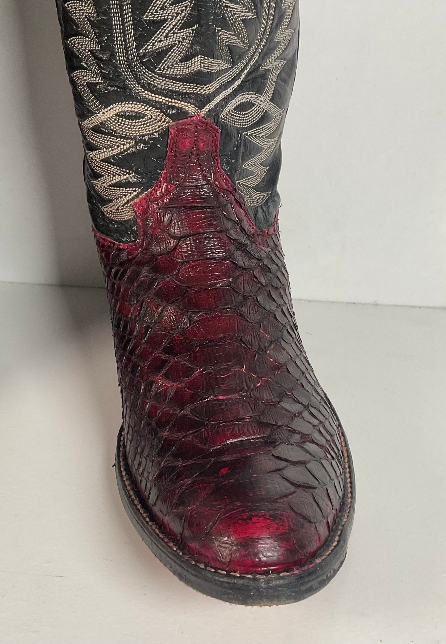 Python Snakeskin Cowboy Boots | Burgundy | Men’s 7 D | Women’s 8