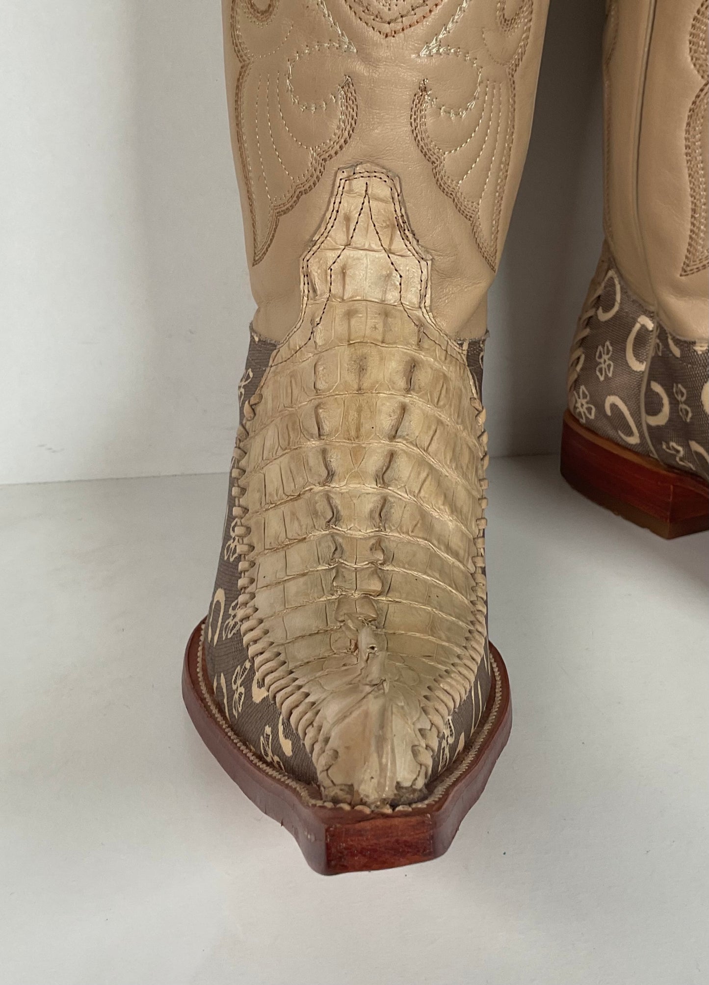 Los Altos Caiman Crocodile Boots | Exotic | Pointy Toe | Cream | Men’s 9 EE