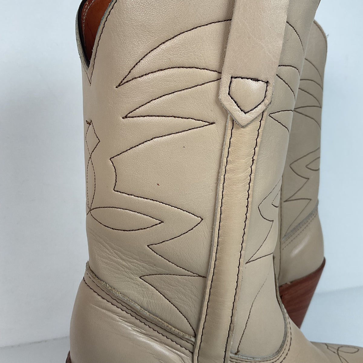 Vintage Frye Cowgirl Boots | Original Box | Alabaster | Women’s 8 B