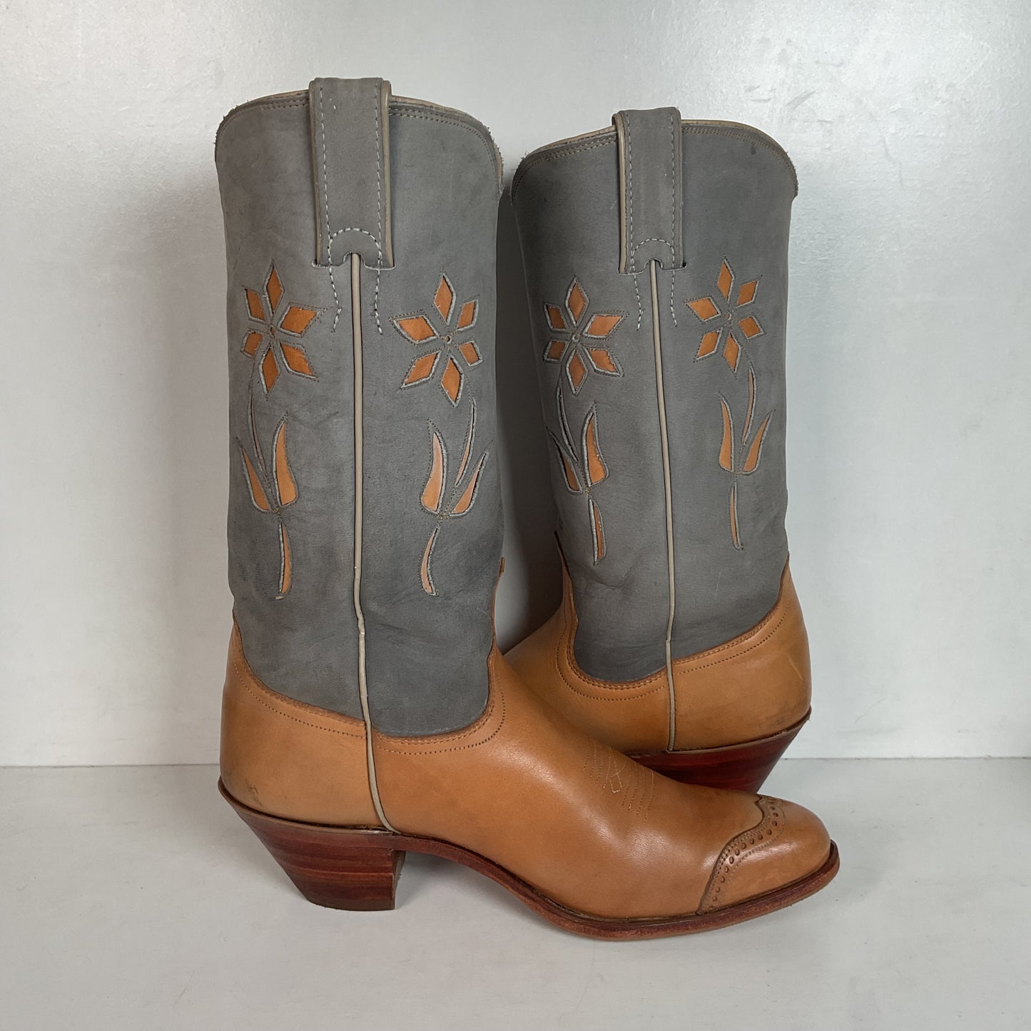 Vintage Justin Women’s Flower Cowgirl Boots 8 B Tooled Inlay USA Made