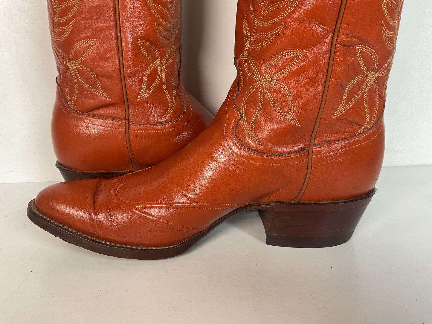 Vintage Justin Burnt Orange Cowgirl Boots 7 C USA Made