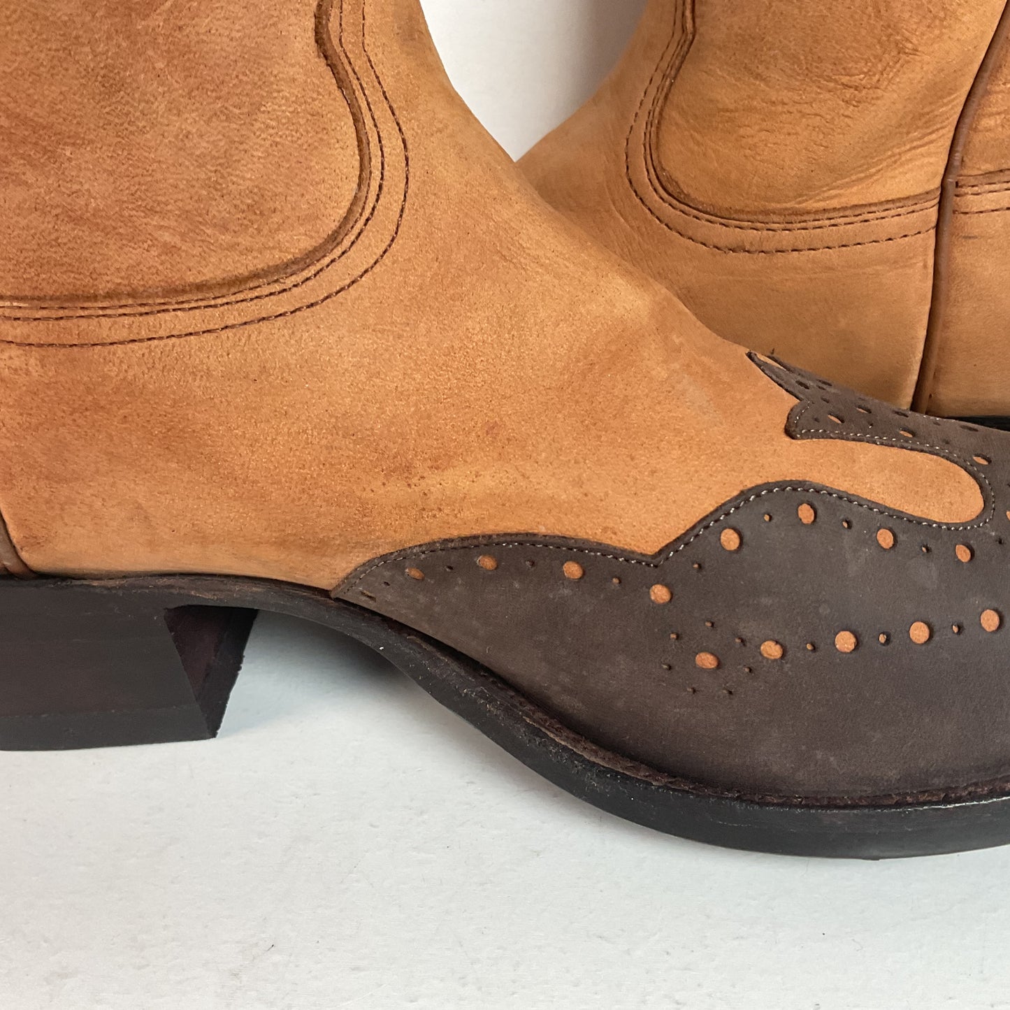 Nocona Wildebeest Wingtip Cowboy Boots Men’s 8.5 D USA Made Exotic Suede