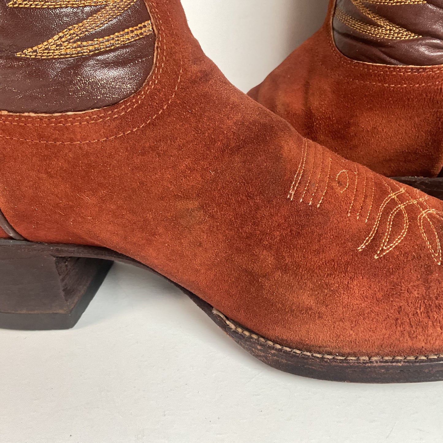 Vintage Tony Lama Pig Skin Suede Cowboy Boots 9 E Gold Label