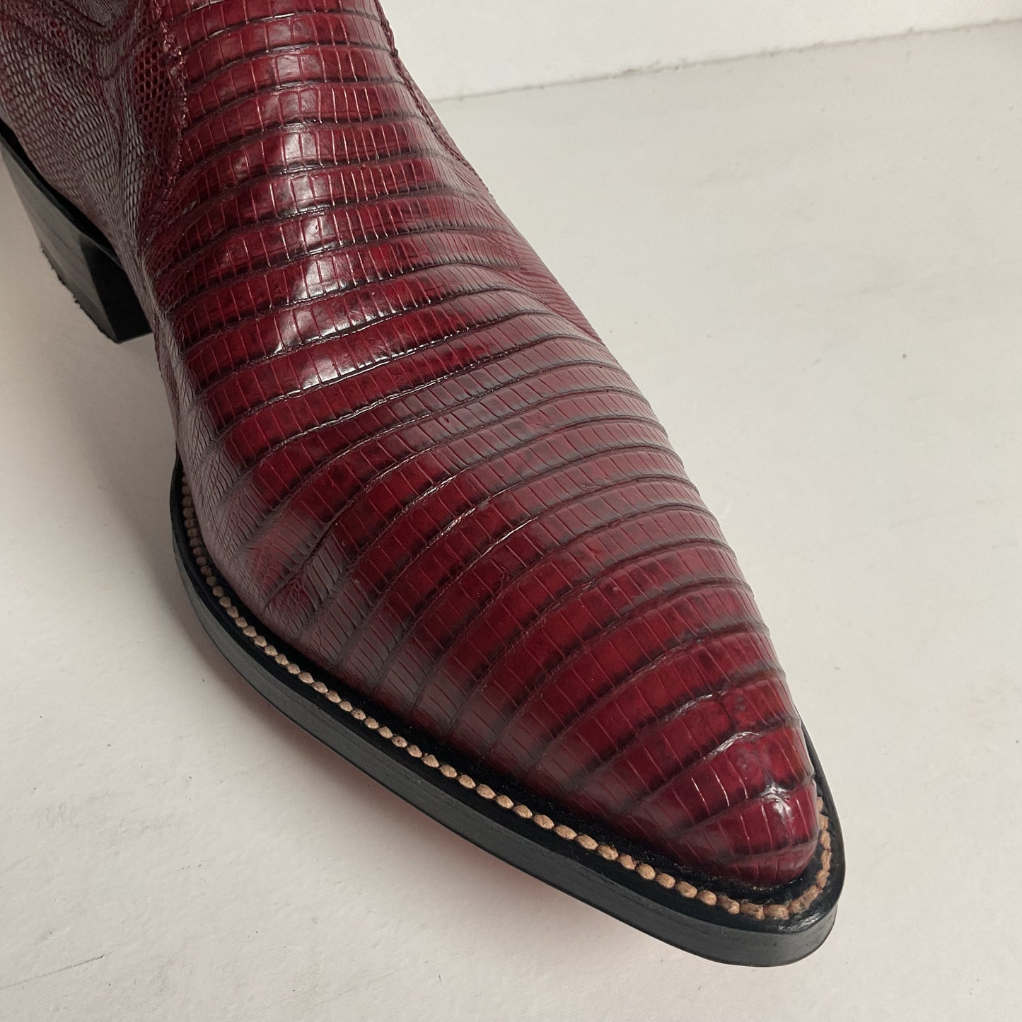 Silvertown Lizard Cowboy Boots | Cranberry Red | Men’s 7.5 C | Women’s 8.5